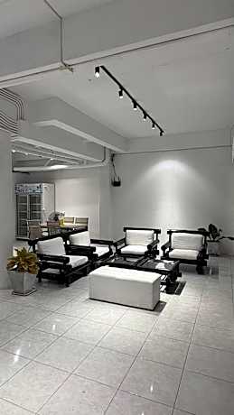 Holiday House Kata & Karon Phuket Hotel