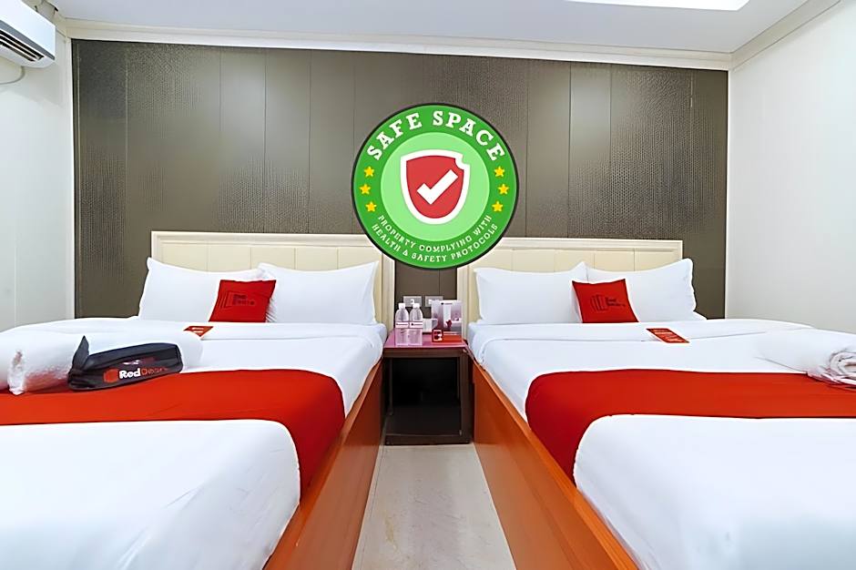 RedDoorz Plus at Winter Benitez