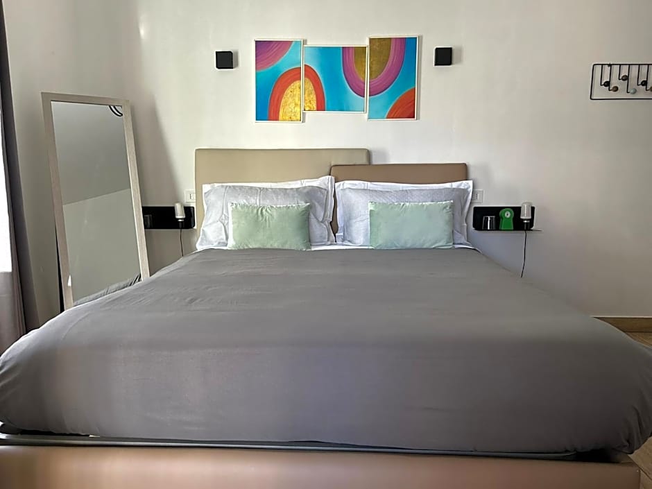 Zeta Rooms
