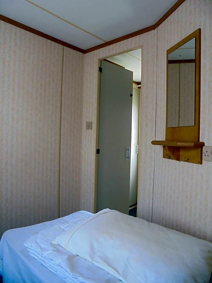 Golden Sands: Arizona GS 6 Berth, Access to the beach