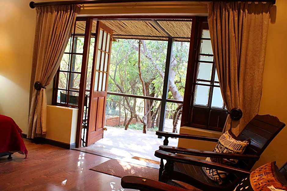 Tuskers Bush Lodge B&B