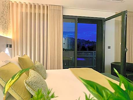 Deluxe Double or Twin Room with Balcony