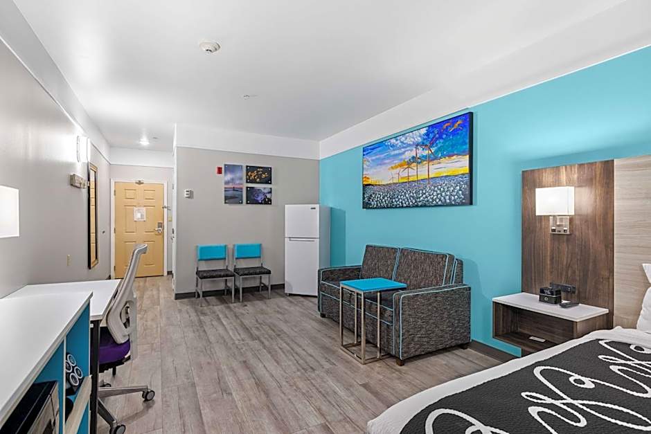 La Quinta Inn & Suites by Wyndham Raymondville