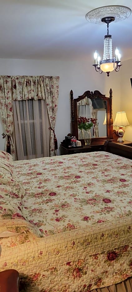 Holland Farmhouse Inn B&B