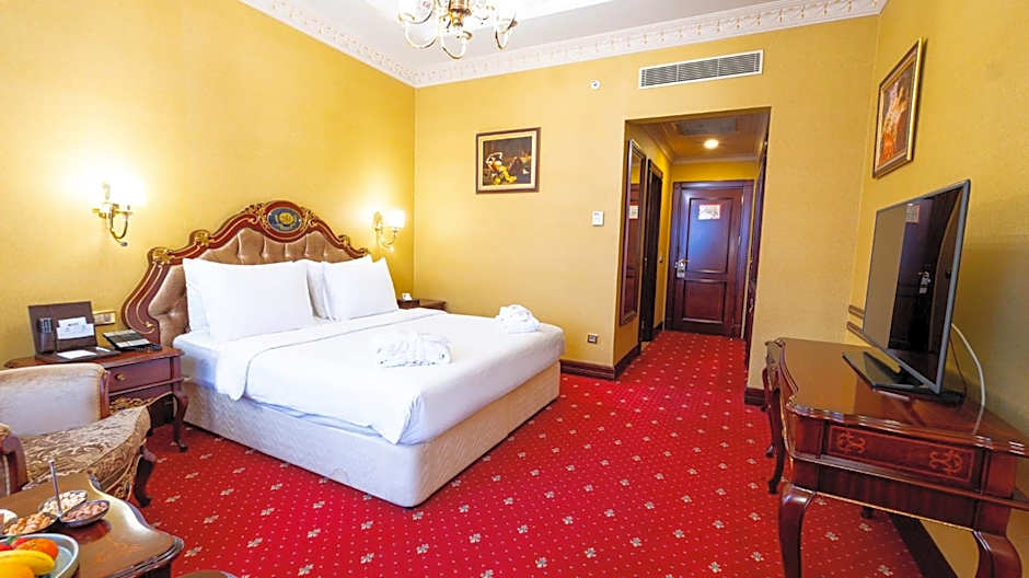 Photo 1 of 4 of Standard 1 Queen Bed