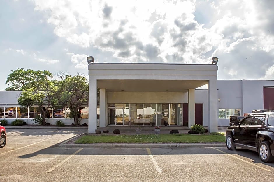 Rodeway Inn & Conference Center