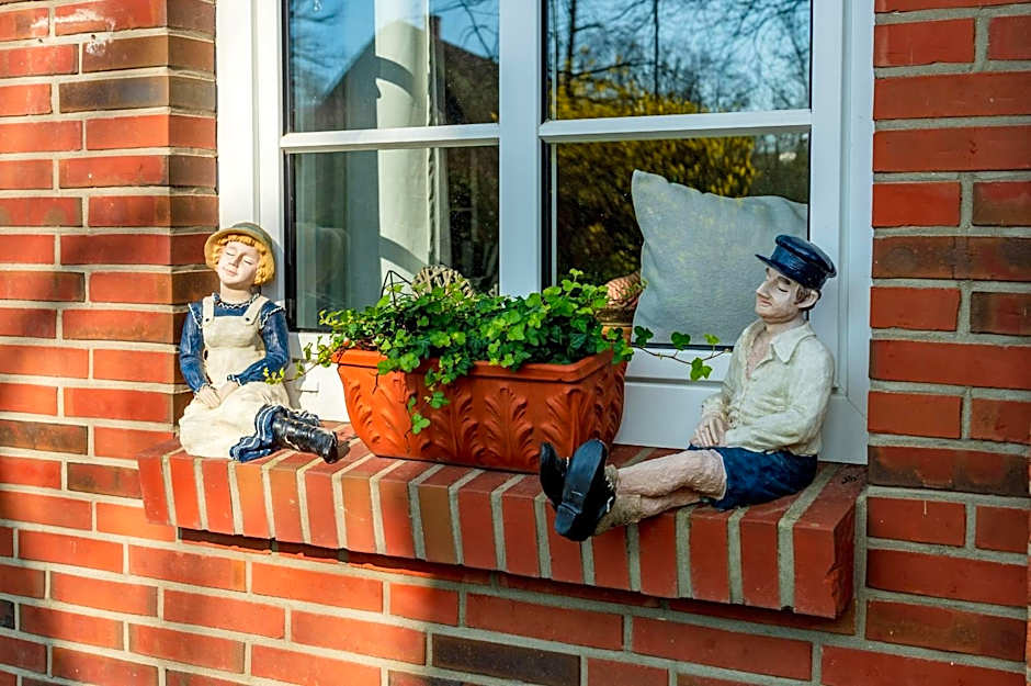 Friesen-Lodge Apartments