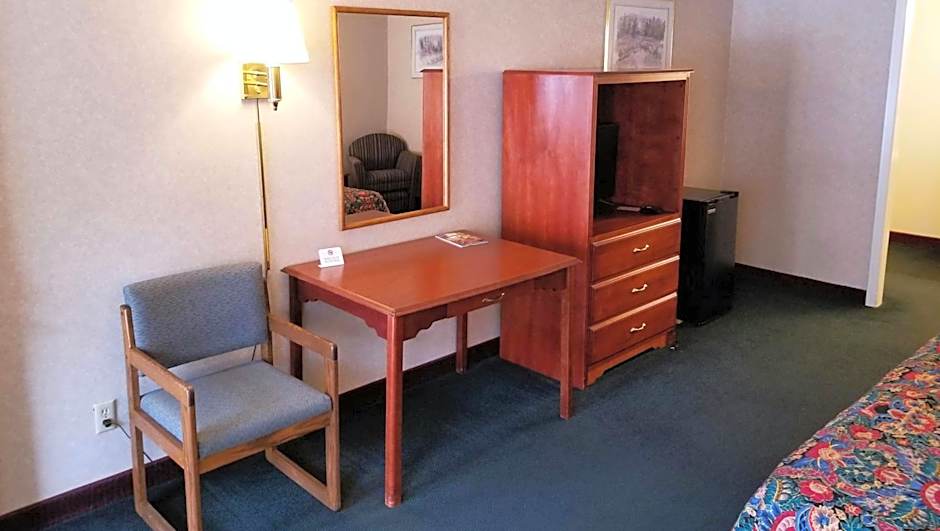 Keystone Boardwalk Inn and Suites