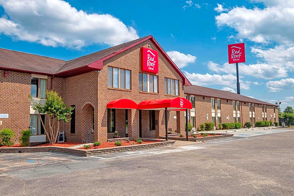Photo 1 of 32 of Red Roof Inn Roanoke Rapids
