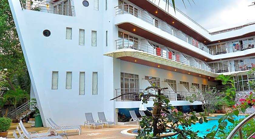 Samui First House Hotel