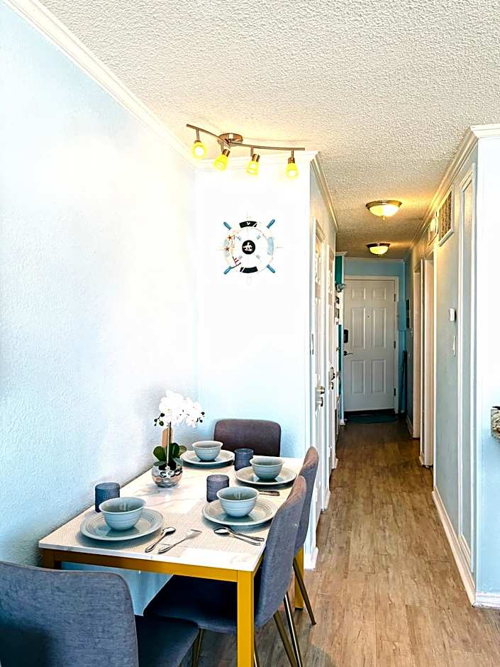 Beautiful newly renovated beachfront condo at Casa Del Mars