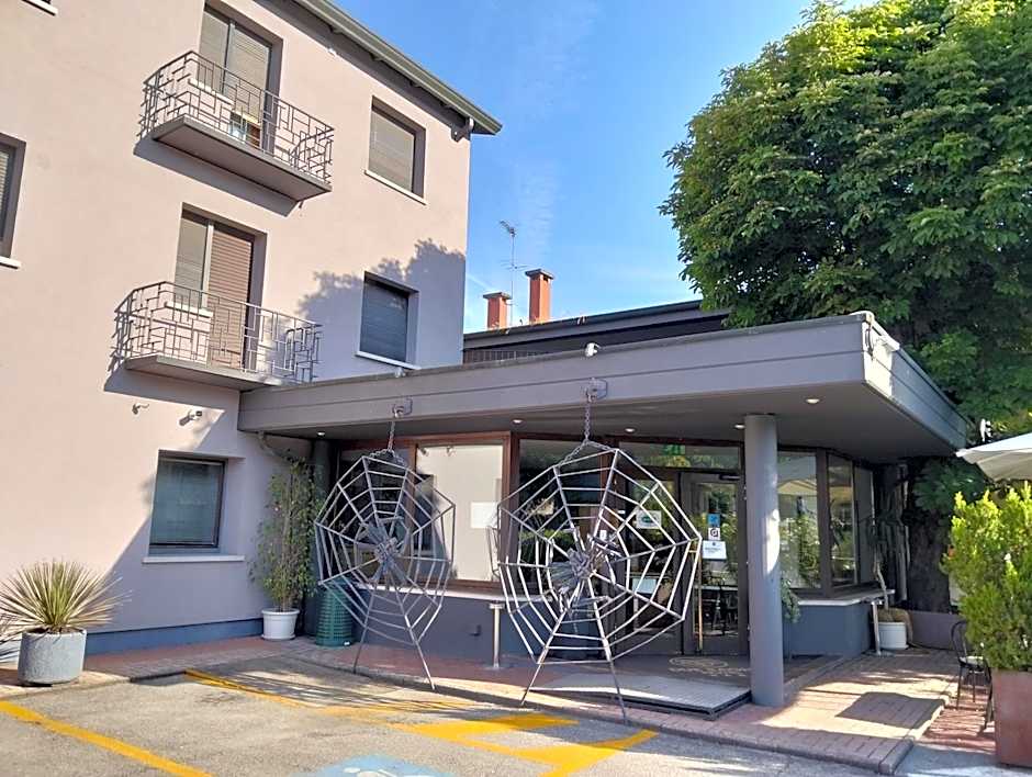 Hotel Due Ragni e Ristorante