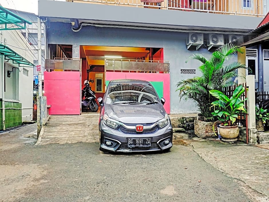 OYO 90469 Benhil Karet Tengsin