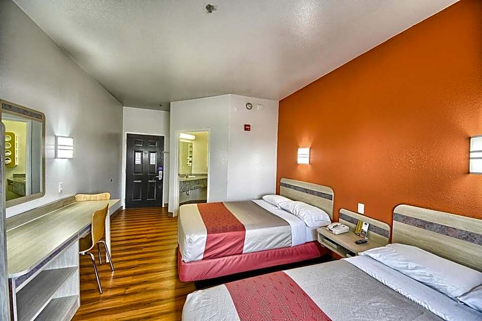 Motel 6-Mission, TX