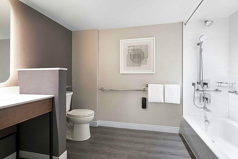 Courtyard by Marriott Montreal Airport