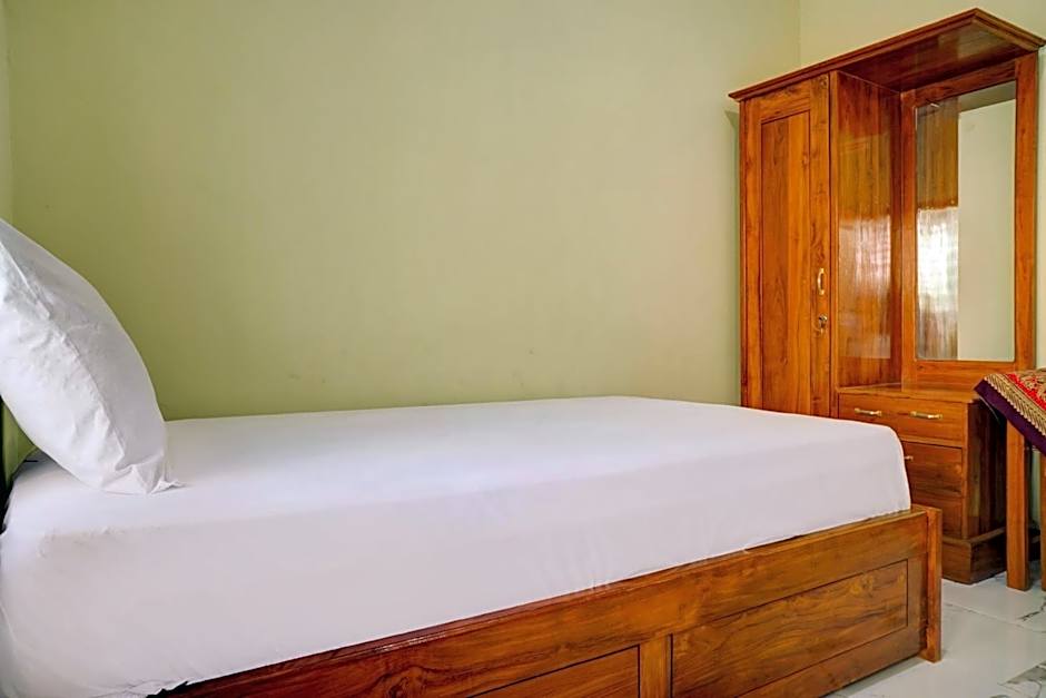 OYO Life 92922 Kost Bu Mala 1 Syariah