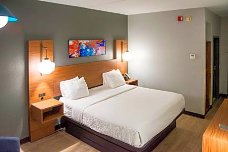 King Room with Shower, Non-Smoking