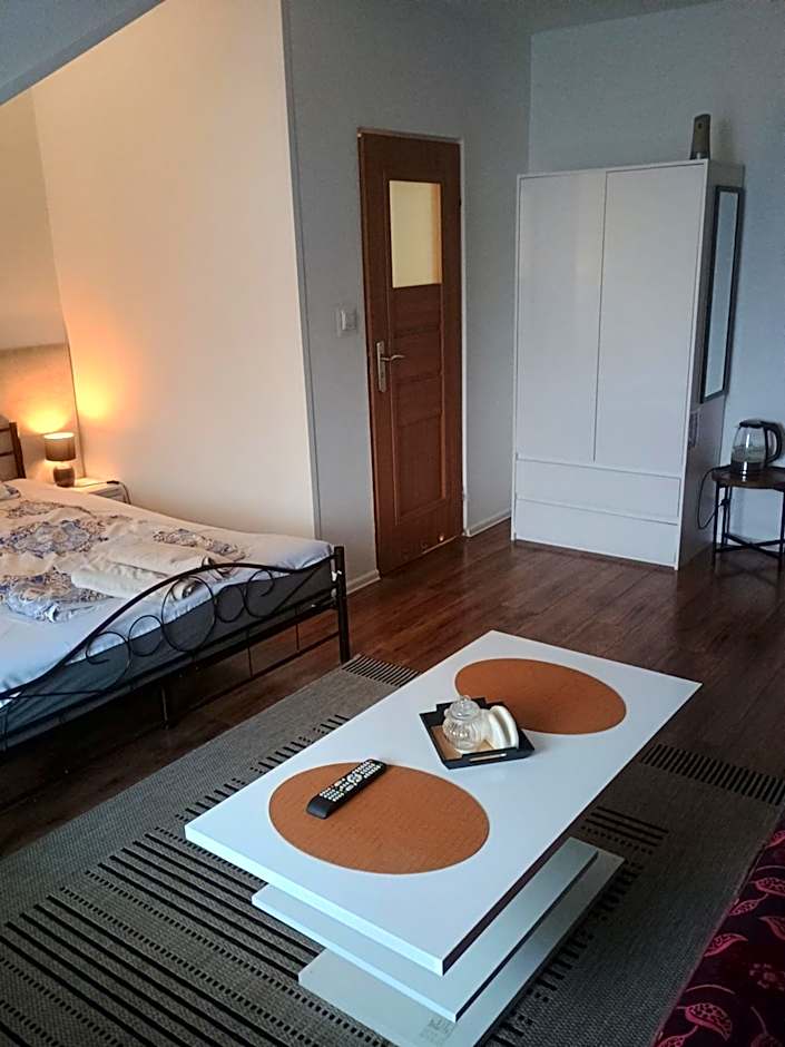 Motelik White House - pokoje gościnne