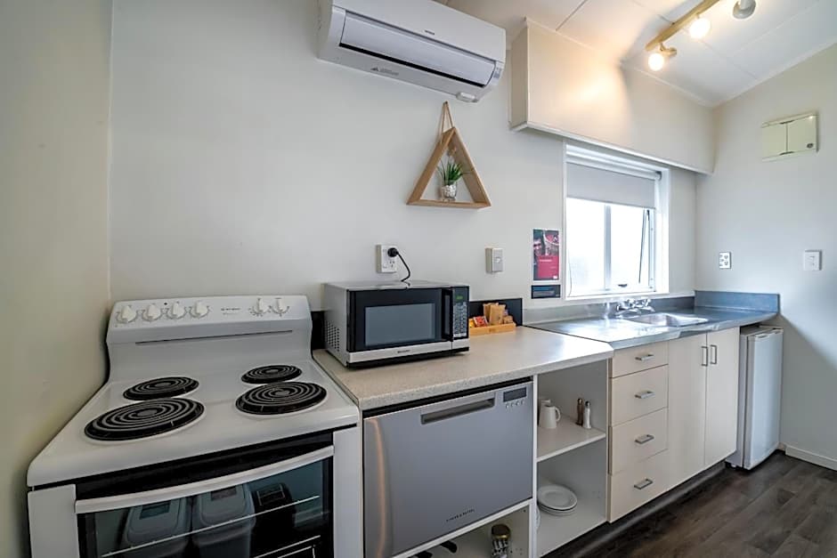 Aura Accommodation