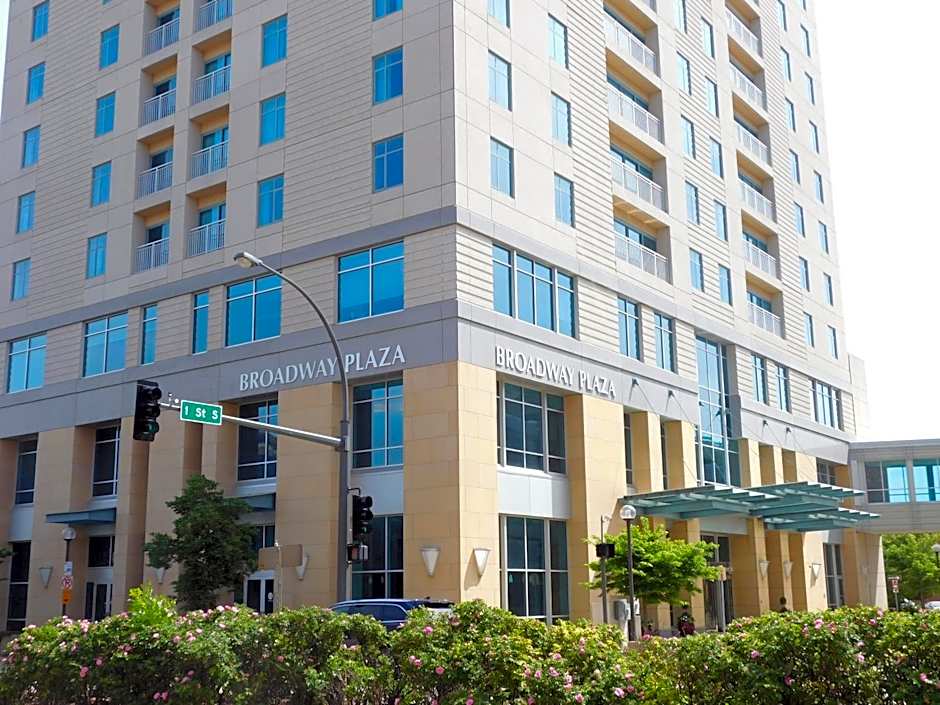 Broadway Plaza, Trademark Collection by Wyndham