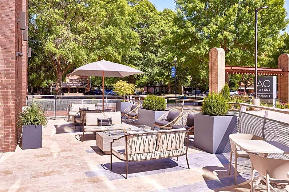 AC Hotel by Marriott Columbus Downtown