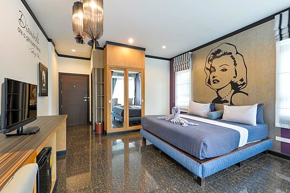 The River Scene Hotel