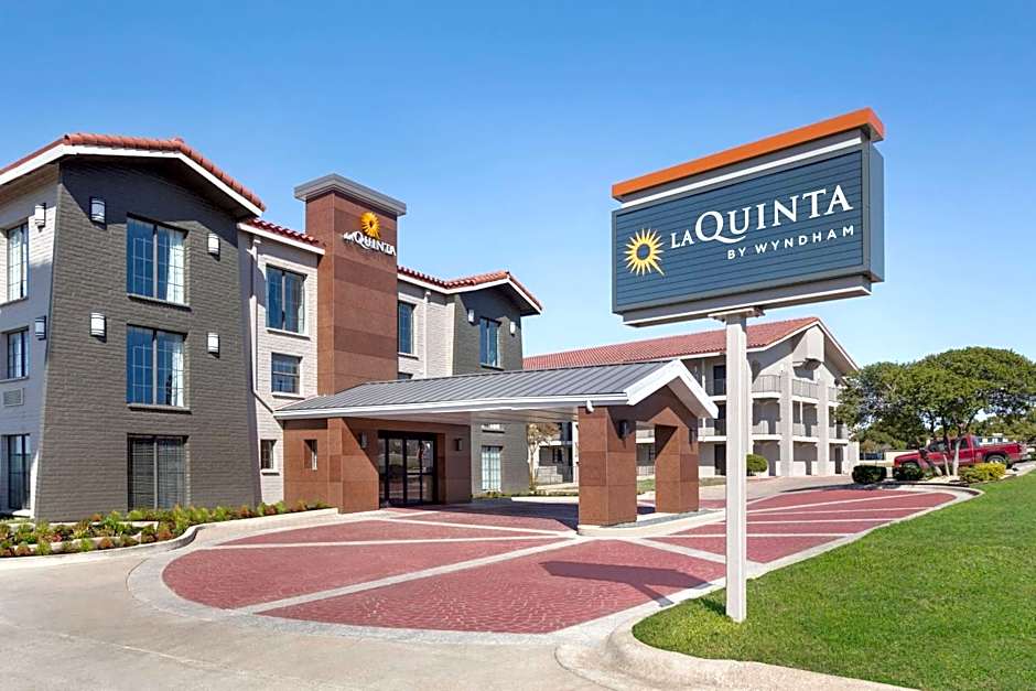 Photo 1 of 37 of La Quinta Inn & Suites by Wyndham Temple