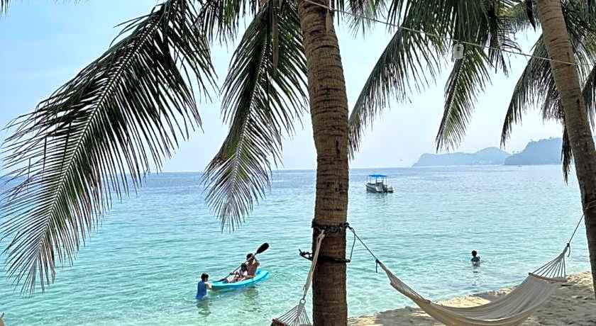 Bamboo House Beach Lodge & Restaurant