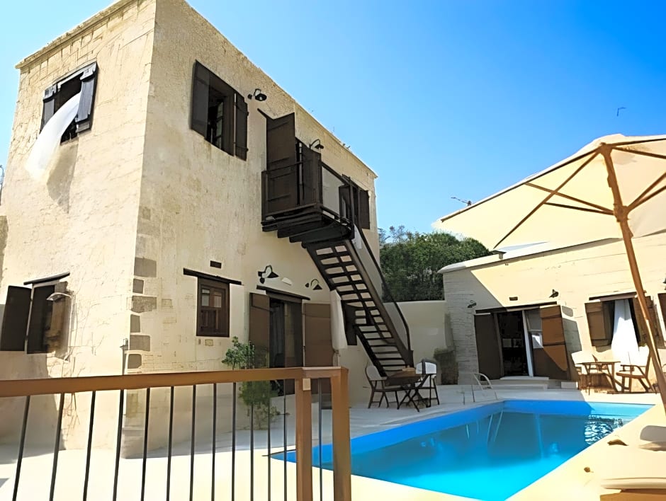 Leonidas Village Houses