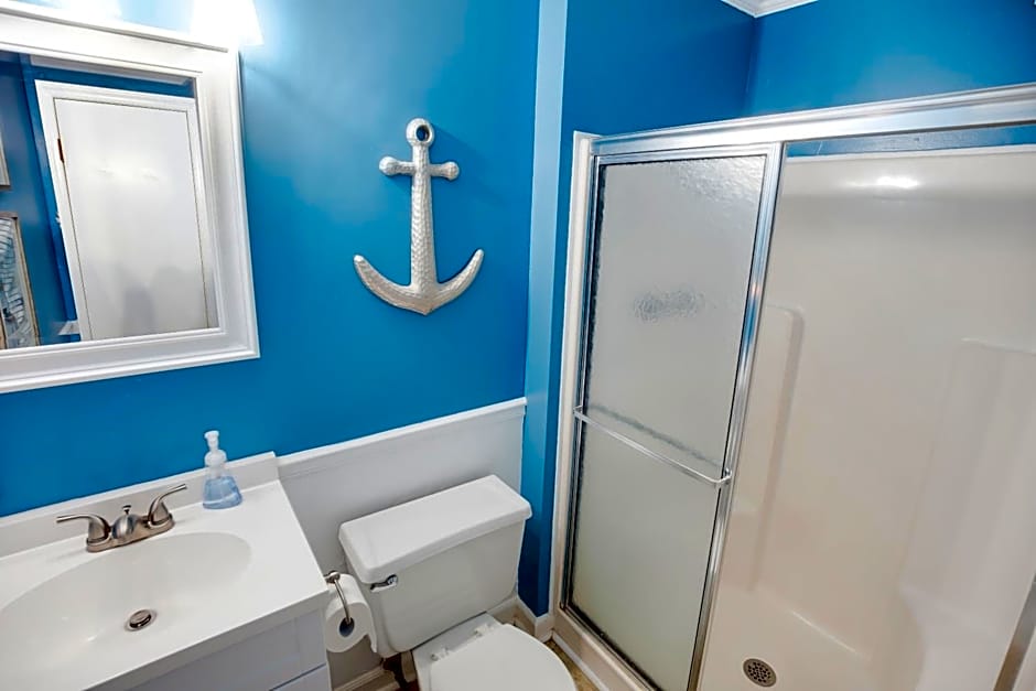 2BR, 2Bath condo Oceanfront Getaway with pool