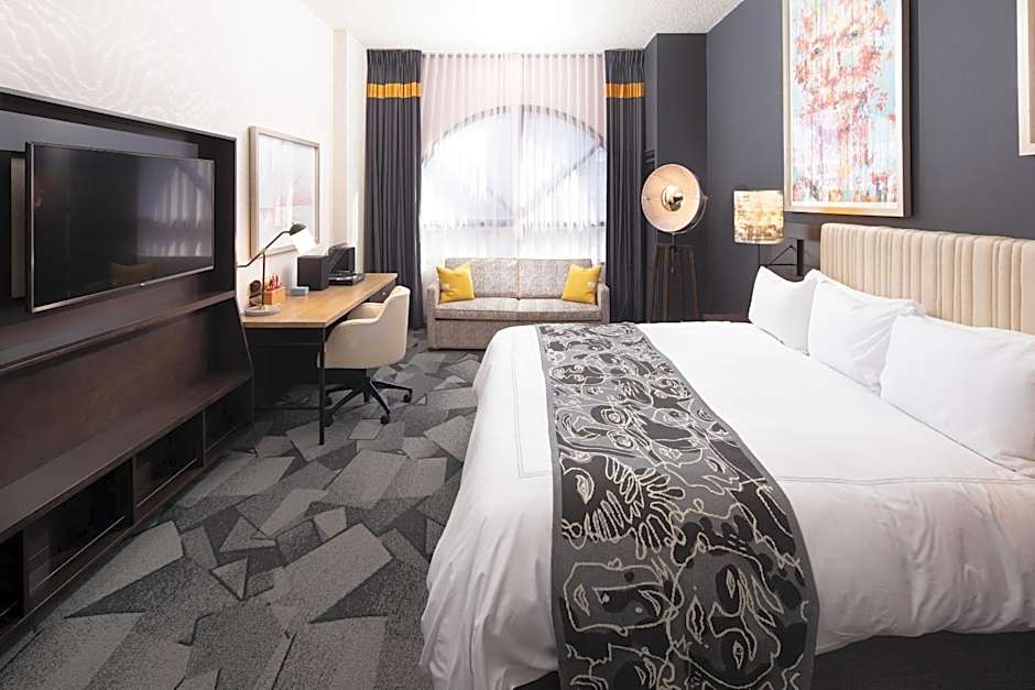 Saint Kate - The Arts Hotel