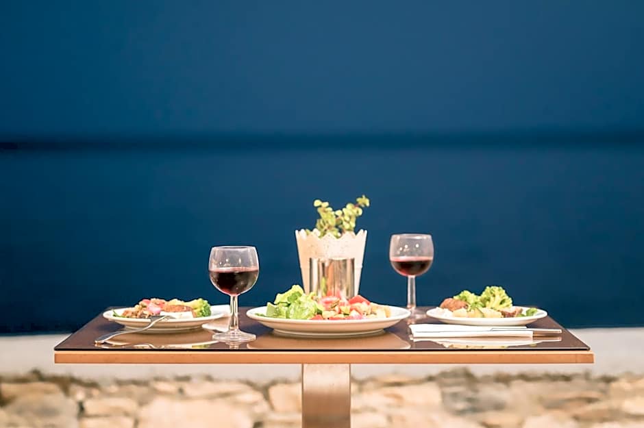 Hydrele Beach Hotel & Village