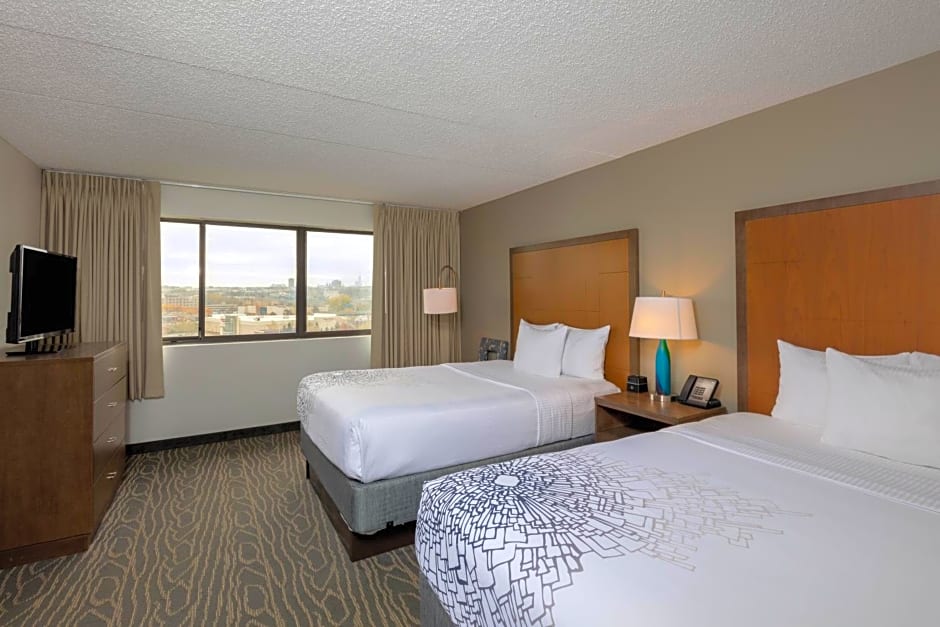 La Quinta Inn & Suites by Wyndham Secaucus Meadowlands