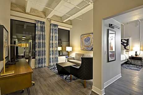 Suite 1Bed Hearing Accessible Nonsmoking