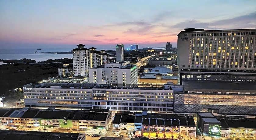 The Straits Hotel & Suites