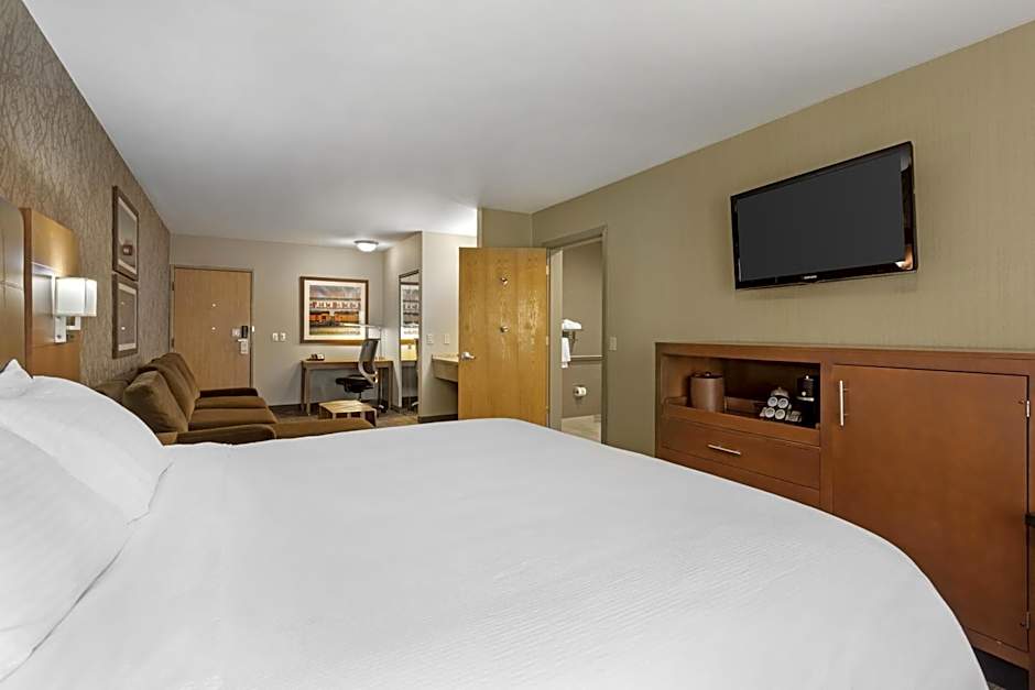 Best Western Plus Cottontree Inn