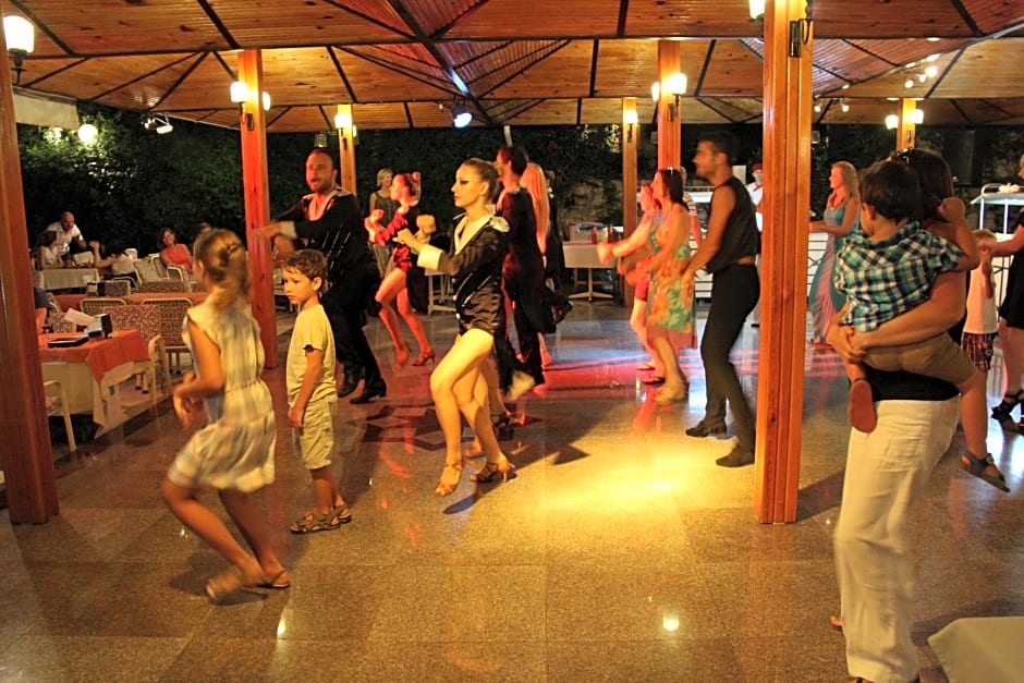 Perdikia Beach Hotel