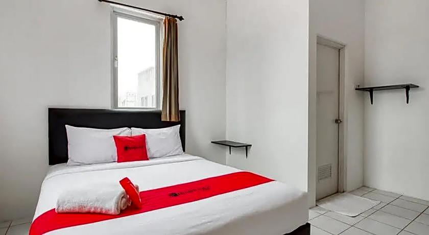 RedDoorz Plus near Galaxy Mall