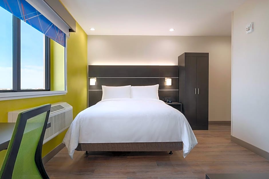 Holiday Inn Express Jamaica - JFK AirTrain - NYC By IHG