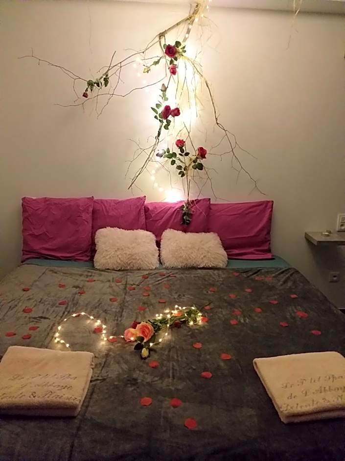 Le Ptit Spa de L'Abbaye Suite love et Spa privé