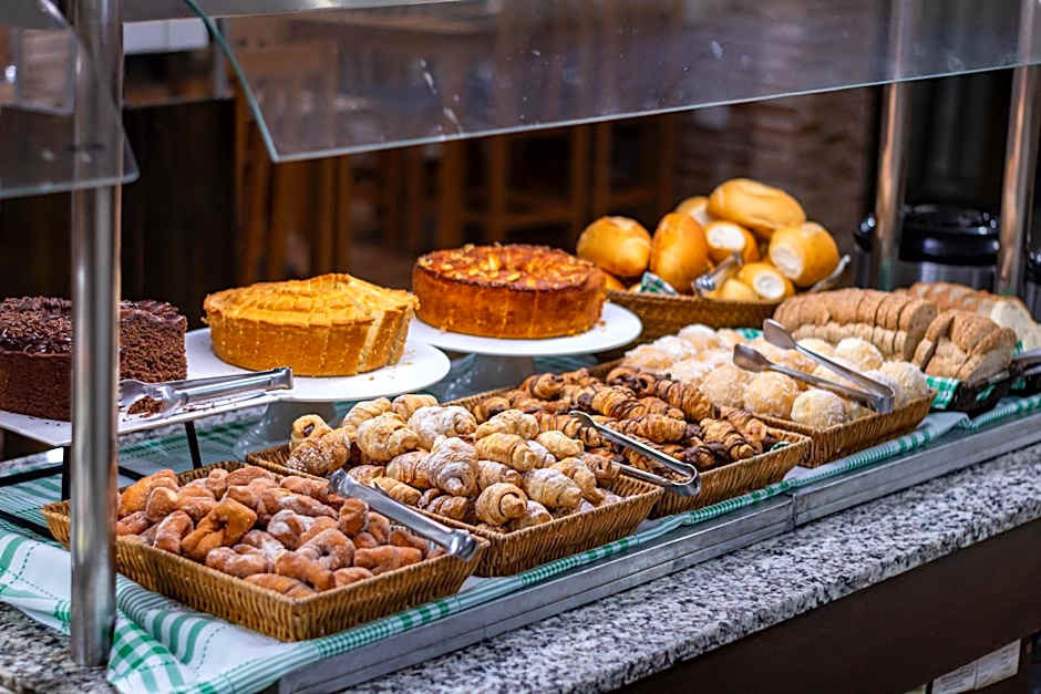 Hotel e Pousada Caroline