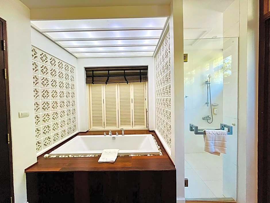 Amatapura Beachfront Villa 12, SHA Certified