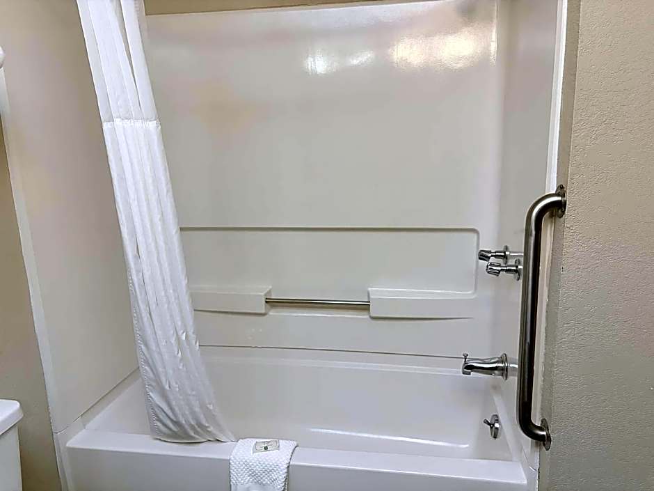 AmericInn by Wyndham Holland MI