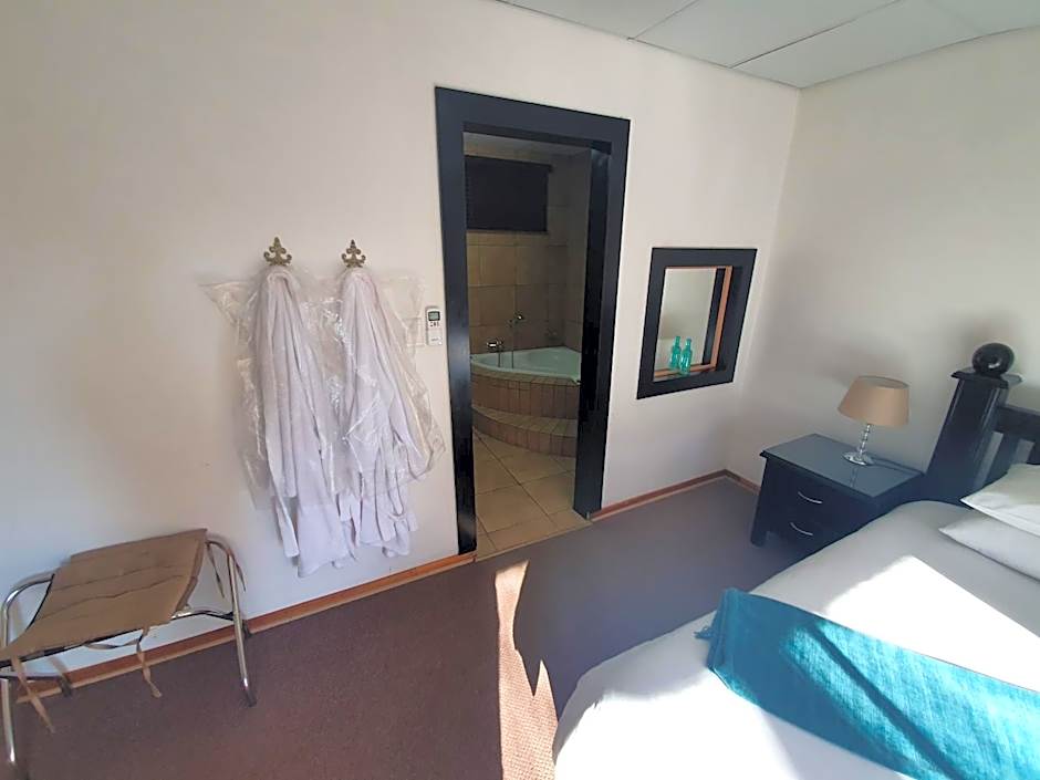 Photo 1 of 10 of Double Room