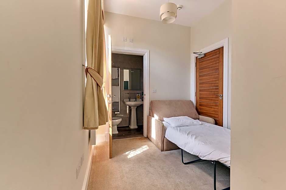 Kings Park Hotel