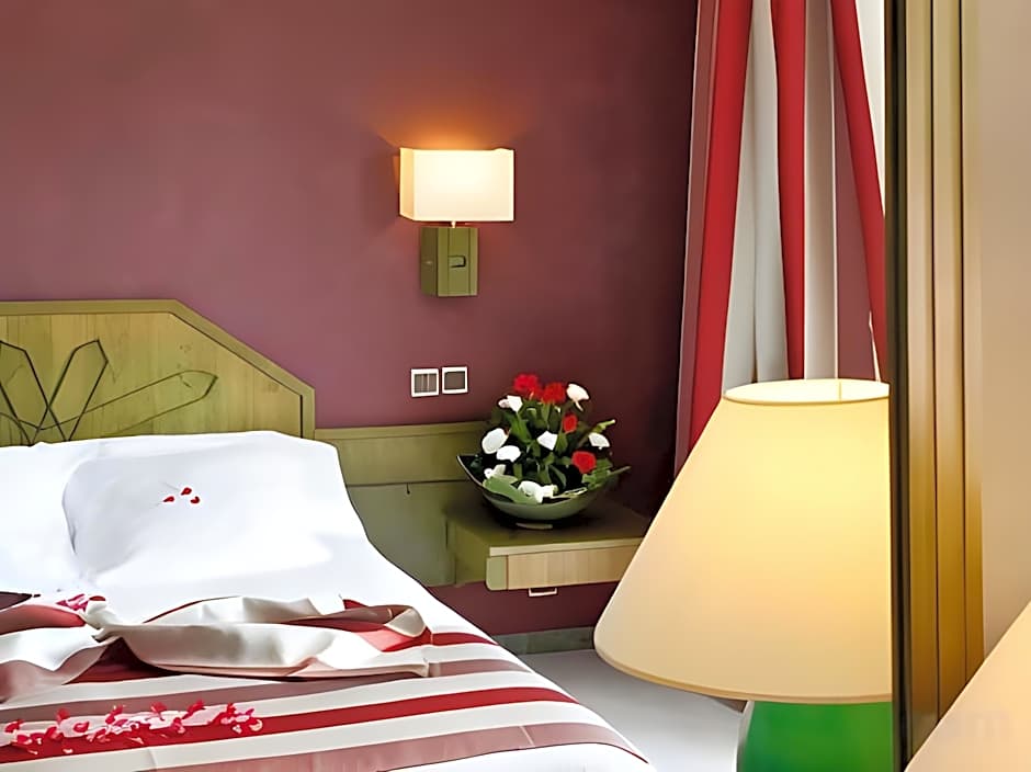 Chems Hotel