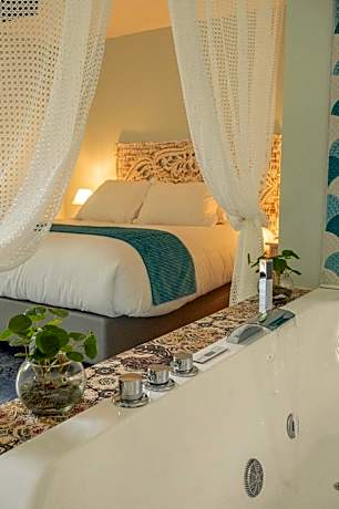 Queen Room with Spa Bath