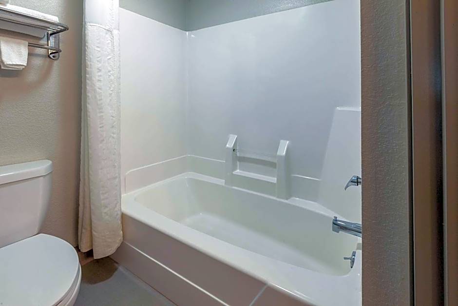 Days Inn by Wyndham Racine/Sturtevant