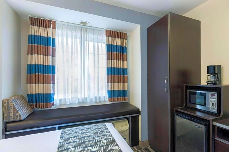 Microtel Inn and Suites Baton Rouge Airport