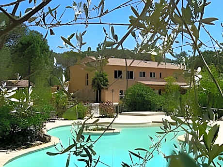 Private chalet suite 2 ad and 1 child for free